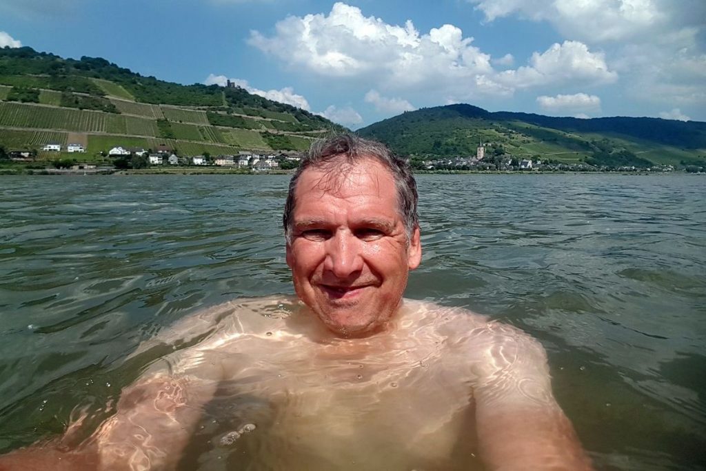 Kühles Bad im Rhein bei Trechtingshausen