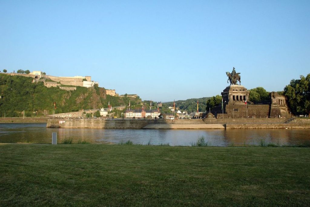 Das Deutsche Eck und die Festung Ehrenbreitstein in Koblenz
