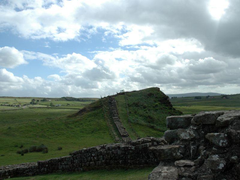 Hadrianswall - Felsen Whin Sill mit Blick nach Westen